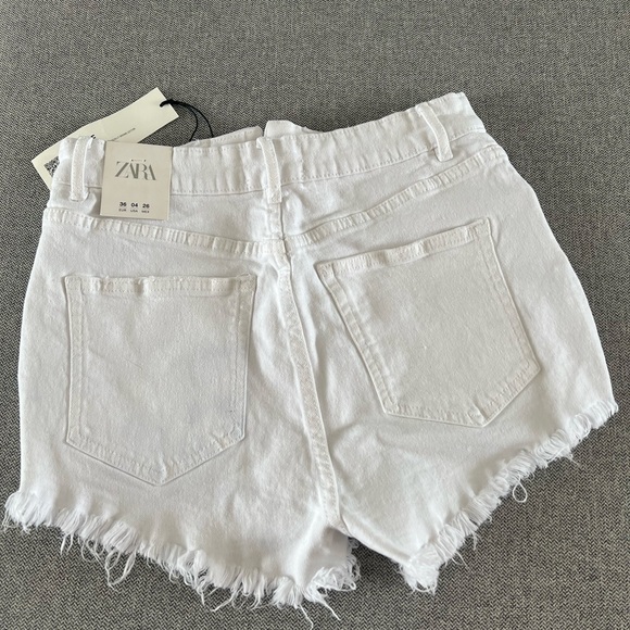 Zara denim shorts in white US 4 / 26 (Brand new) - Picture 3 of 4